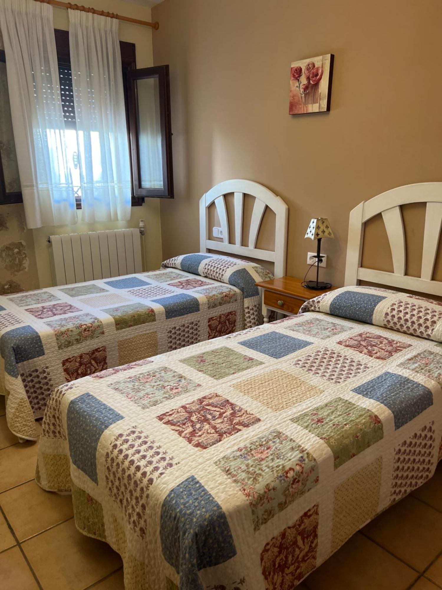 Apartamentos Los Parrales Villalba de la Sierra Exteriör bild